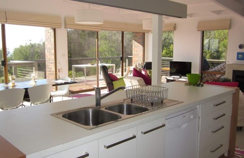 Silverleaves House | 113 Silverleaves Avenue, Silverleaves - set in peaceful surroundings