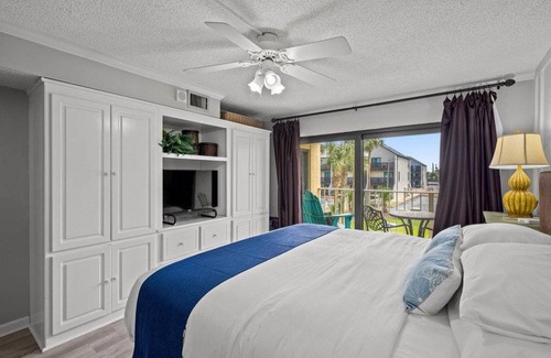 Biltmore Beach Condo | 114 m² Condo ∙ 3 bedrooms ∙ 6 guests