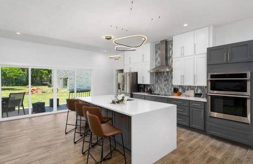 McNeil House | 115 m² House ∙ 1 bedroom ∙ 16 guests