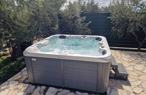 Kastel Sucurac Villa | 115 m² Villa ∙ 3 bedrooms ∙ 12 guests