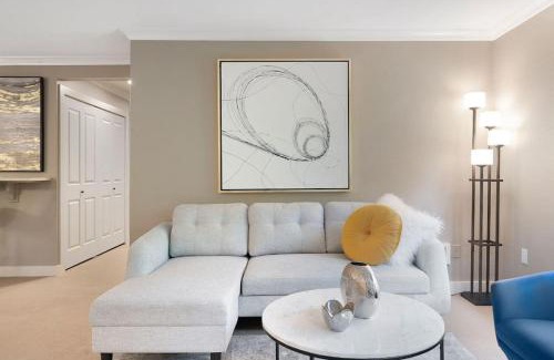 Northwest Bellevue Apartment | 115 Modern and Serene Min to Downtown