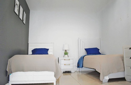 Weslaco Apartment | 116 m² Apartment ∙ 3 bedrooms ∙ 9 guests