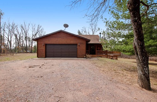 Nekoosa Cabin | 116 m² Cabin ∙ 2 bedrooms ∙ 6 guests