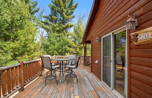Nekoosa Cabin | 116 m² Cabin ∙ 2 bedrooms ∙ 6 guests