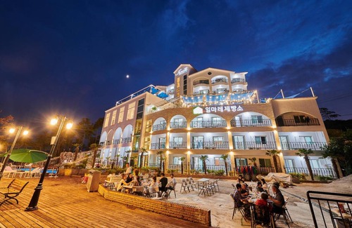 Byeonsan House | 116 m² Motel ∙ 2 bedrooms ∙ 8 guests