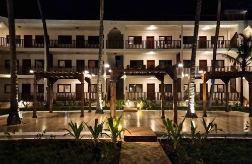 Uroa Resort | 116 m² Resort ∙ 2 bedrooms ∙ 10 guests