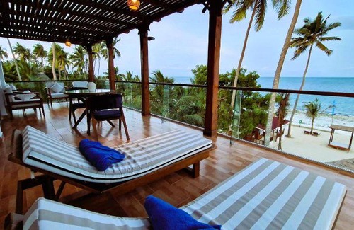 Uroa Resort | 116 m² Resort ∙ 2 bedrooms ∙ 10 guests