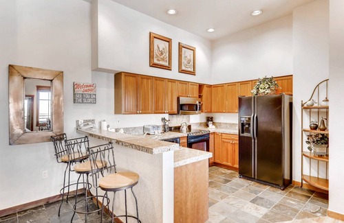 Peak 9 Condo | 117 m² Condo ∙ 2 bedrooms ∙ 6 guests