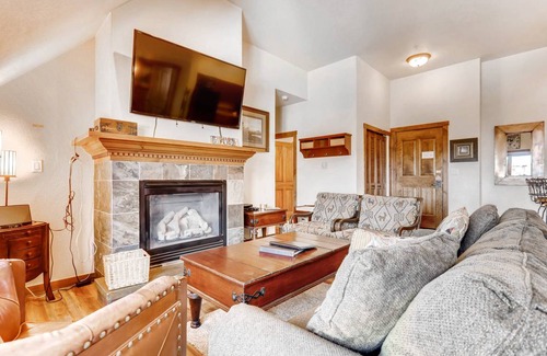 Peak 9 Condo | 117 m² Condo ∙ 2 bedrooms ∙ 6 guests