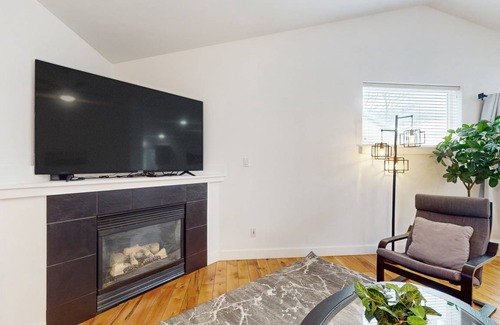 Mountain View District House | 117 m² House ∙ 2 bedrooms ∙ 6 guests