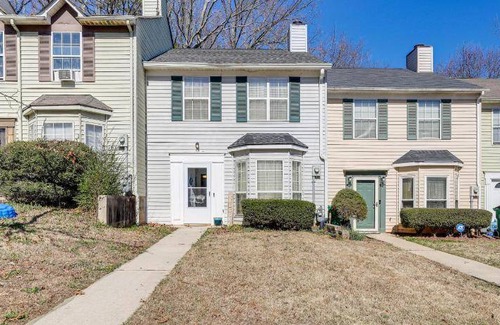 Stone Mountain House | 117 m² House ∙ 2 bedrooms ∙ 7 guests