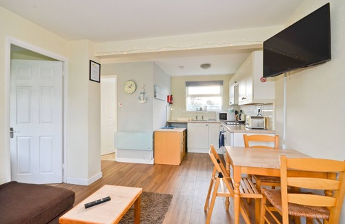 Sandown Ski Chalet | 117 Sandown Bay