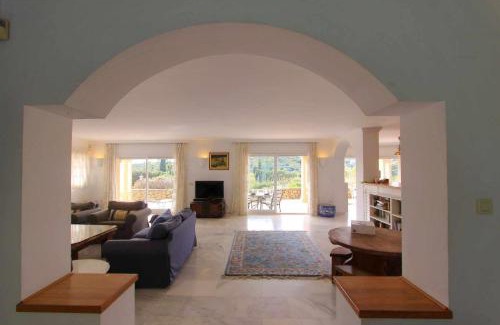 New Golden Mile Villa | 1175 villa el paraiso