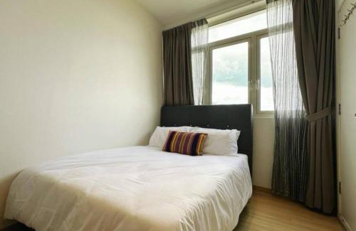 Tanjung Bungah Apartment | 118 Island Plaza ComFy Seaview Suite