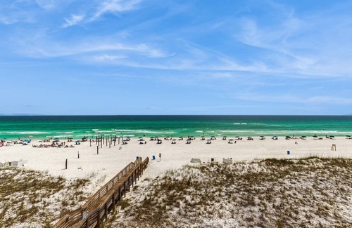 Crystal Beach Condo | 118 m² Condo ∙ 1 bedroom ∙ 6 guests
