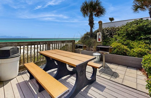 Crystal Beach Condo | 118 m² Condo ∙ 1 bedroom ∙ 6 guests