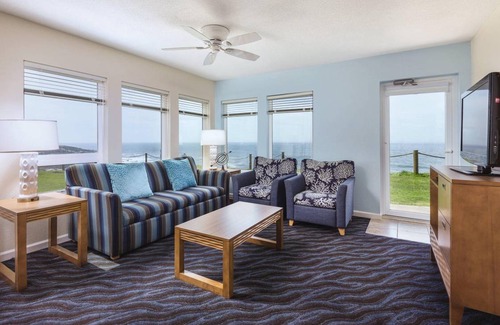 Depoe Bay Hotel | 118 m² Hotel ∙ 3 bedrooms ∙ 127 guests