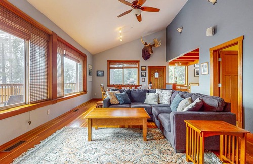 Timber Cove House | 119 m² House ∙ 2 bedrooms ∙ 4 guests