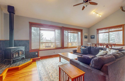 Timber Cove House | 119 m² House ∙ 2 bedrooms ∙ 4 guests