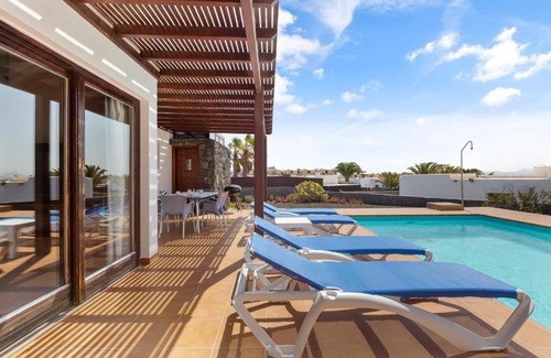 Playa Blanca Villa | 11B Villa La Isla