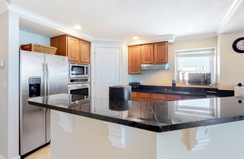 Gulf Shores Condo | 11th-Floor Oceanfront Condo w/Private Balcony, Shared Pool, Hot Tub, A/C, WiFi