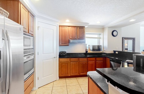 Gulf Shores Condo | 11th-Floor Oceanfront Condo w/Private Balcony, Shared Pool, Hot Tub, A/C, WiFi