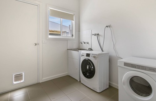 Cowes House | 12 Echidna Grove