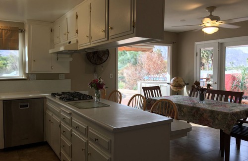 Araby Cove House | 12 Guests Home in Araby Cove Neighborhood Views of Mountains and City Lights