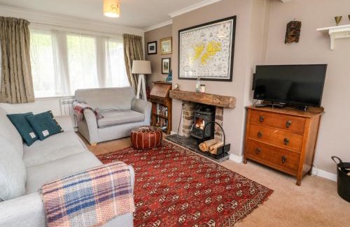 Oban House | 12 Kenmore Cottages