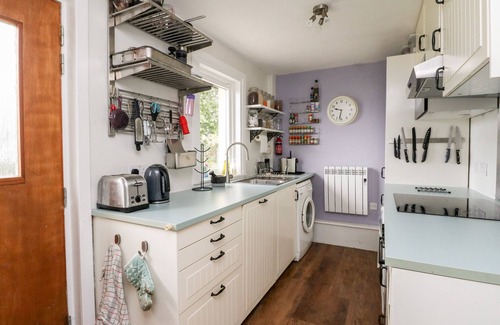Oban House | 12 KENMORE COTTAGES, pet friendly, with open fire in Benderloch