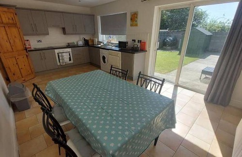 Bruff House | 12 m² House ∙ 3 bedrooms ∙ 6 guests