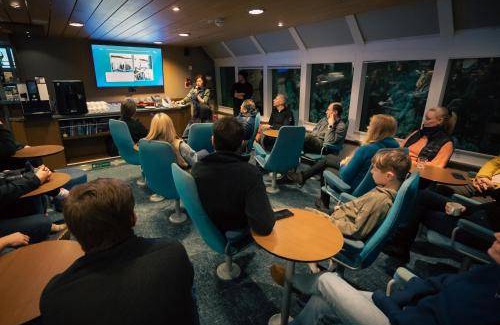 Tromso Boat Rental | 12 m² Houseboat ∙ 3 guests