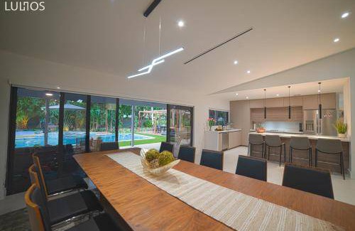 Richmond West Villa | 12 m² Villa ∙ 7 bedrooms ∙ 12 guests