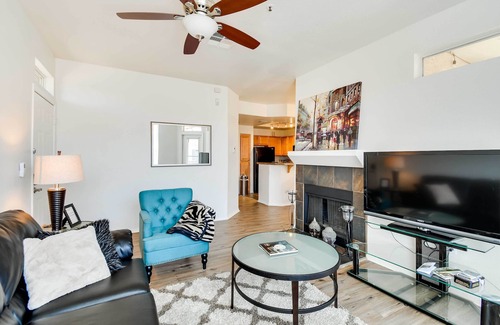 Central Scottsdale Condo | 12 Mi to Old Town: Condo w/Pool & Balcony!