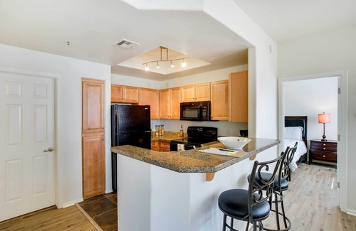 Central Scottsdale Condo | 12 Mi to Old Town: Condo w/Pool & Balcony!