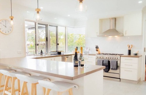 Mountain Creek House | 12 Munbilla Court · Canal front, pet friendly, relaxing views w/ pool