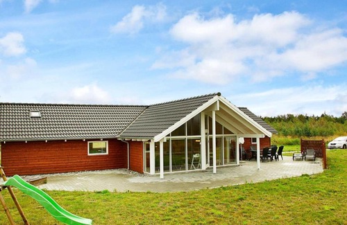 Kramnitse House | 12 person holiday home in R dby