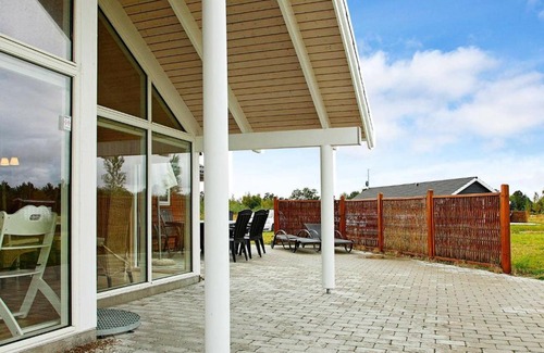 Kramnitse House | 12 person holiday home in R dby