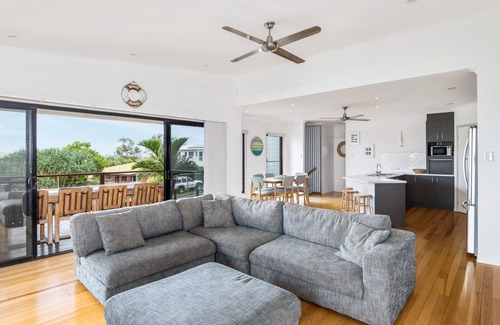Rainbow Beach House | 12 Tingira Close - Rainbow Beach. Pool. Aircon. Great family beach house