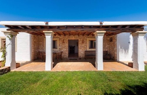 Santa Eulalia del Rio Villa | 120 m² Villa ∙ 2 bedrooms ∙ 4 guests