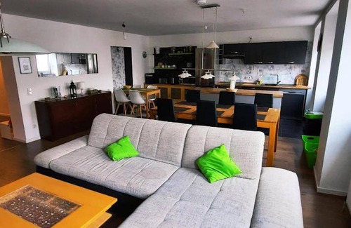 Nauwieser Viertel Apartment | 120 m² Apartment ∙ 3 bedrooms ∙ 14 guests