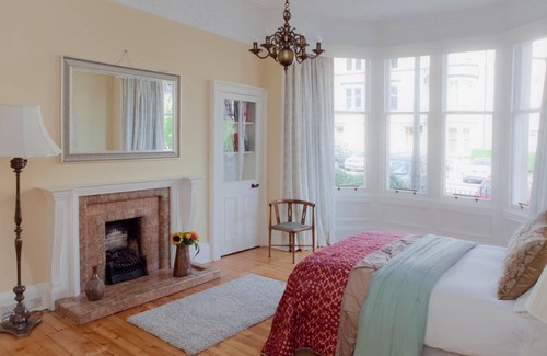 Marchmont Apartment | 120 m² Apartment ∙ 3 bedrooms ∙ 5 guests