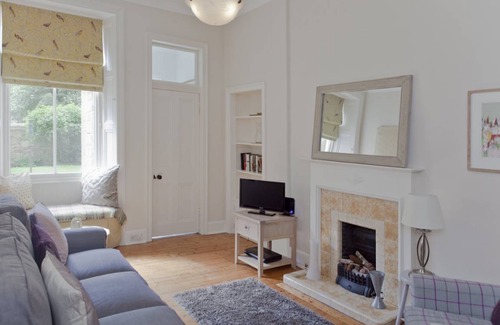 Marchmont Apartment | 120 m² Apartment ∙ 3 bedrooms ∙ 5 guests