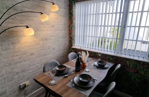 Southport Apartment | 120 m² Apartment ∙ 2 bedrooms ∙ 5 guests
