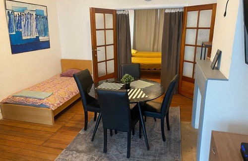 Sint-Jans-Molenbeek Apartment | 120 m² Apartment ∙ 2 bedrooms ∙ 4 guests