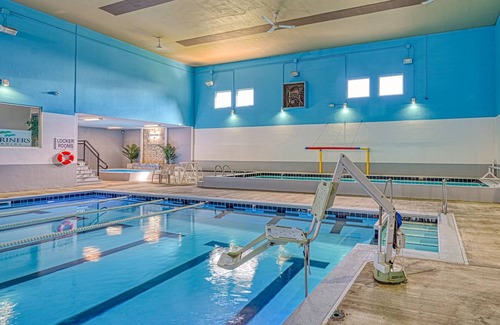 Huddleston Condo | 120 m² Condo ∙ 2 bedrooms ∙ 8 guests