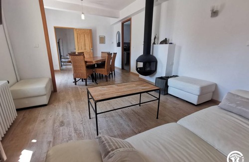Olonzac House | 120 m² Gîte ∙ 3 bedrooms ∙ 6 guests