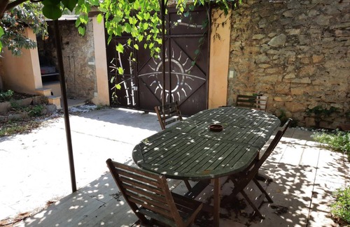 Olonzac House | 120 m² Gîte ∙ 3 bedrooms ∙ 6 guests