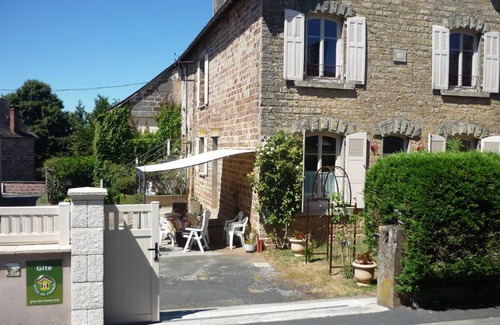 Vars-sur-Roseix House | 120 m² Gîte ∙ 2 bedrooms ∙ 5 guests