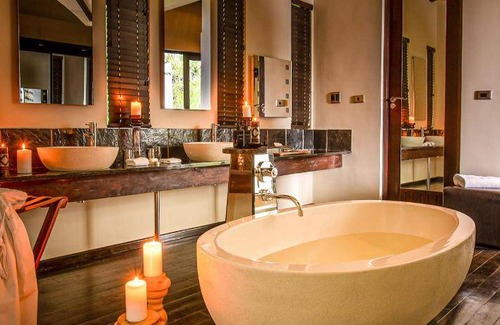 Buffalo Hills Game Reserve Hotel | 120 m² Hotel ∙ 2 bedrooms ∙ 127 guests